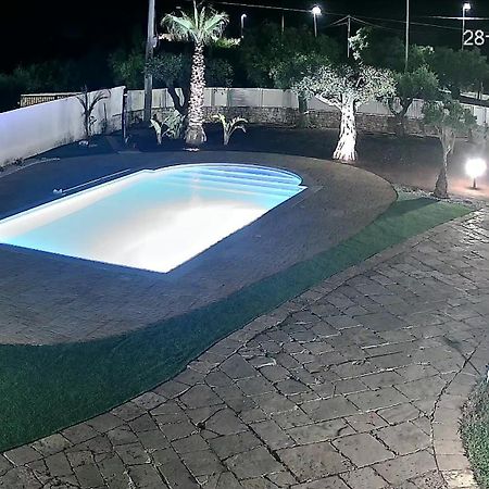 Villa Genvi - Pool & Relax Поліньяно-а-Маре Екстер'єр фото