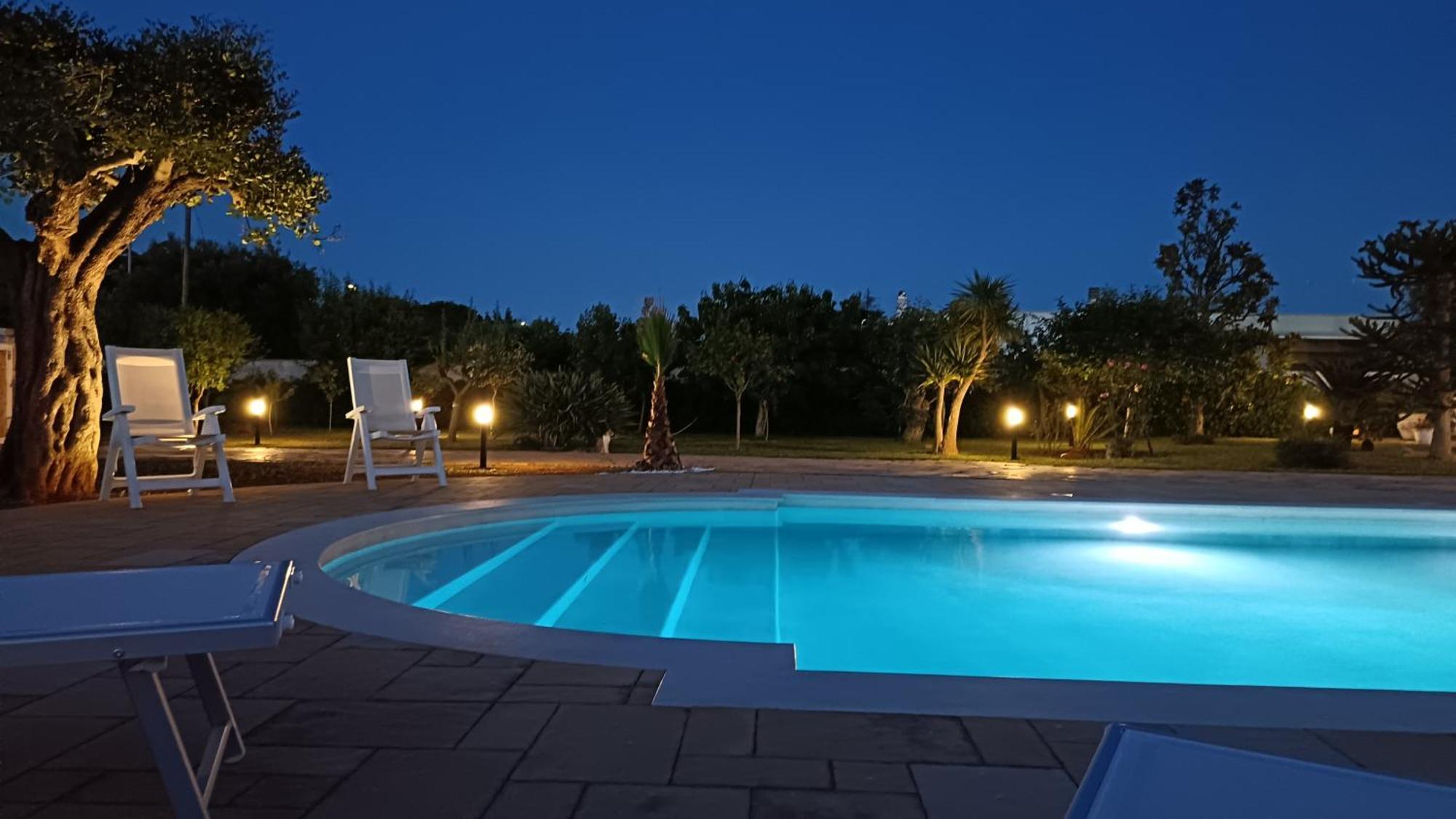 Villa Genvi - Pool & Relax Поліньяно-а-Маре Екстер'єр фото